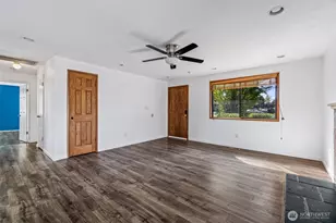 16424 126th Pl SE, Renton, WA 98058 - Photo 4