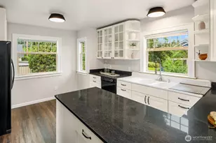 1217 E Washington Ave, Burlington, WA 98233 - Photo 10