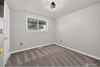 105 Lila Street, Steilacoom, WA 98388 - Photo 16