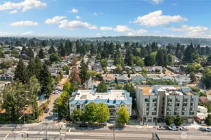 9750 Greenwood Ave N, Seattle, WA 98103 - Photo 18