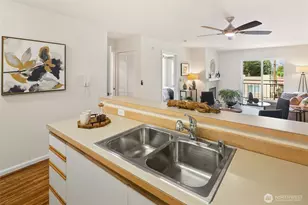 9750 Greenwood Ave N, Seattle, WA 98103 - Photo 10