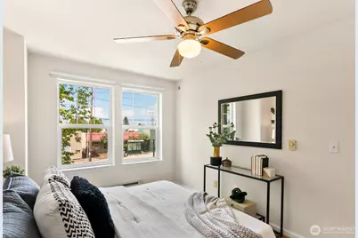9750 Greenwood Avenue N #203, Seattle, WA 98103 - Photo 12