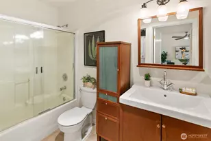 9750 Greenwood Ave N, Seattle, WA 98103 - Photo 14