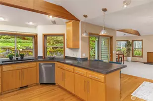 2235 Squak Mountain Loop SW, Issaquah, WA 98027 - Photo 14