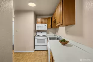 3024 NE 143rd St, Seattle, WA 98125 - Photo 10