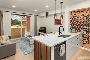 668 S Lane St, Seattle, WA 98104 - Photo 2