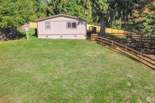 629 291st St Ct E, Roy, WA 98580 - Photo 2