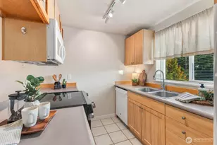 14124 NE 181st Pl, Woodinville, WA 98072 - Photo 16