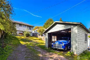 2570 5th Ave W, Seattle, WA 98119 - Photo 6