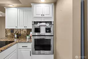10501 39th Ave SW, Seattle, WA 98146 - Photo 18