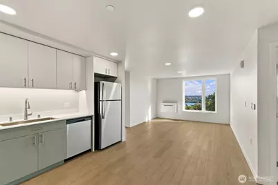 6109 Phinney Avenue N #407, Seattle, WA 98103 - Photo 2