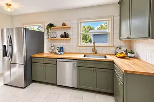 1009 9th St, Bremerton, WA 98337 - Photo 4
