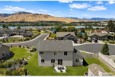 3113 NW Delcon Court, East Wenatchee, WA 98802 - Photo 2