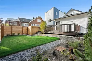 9244 Dayton Ave N, Seattle, WA 98103 - Photo 22