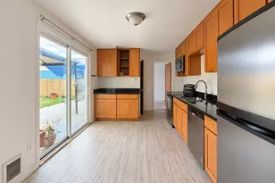 5813 E M St, Tacoma, WA 98404 - Photo 4