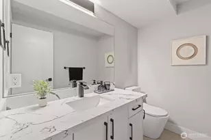 10345 36th Ave NE, Seattle, WA 98125 - Photo 18