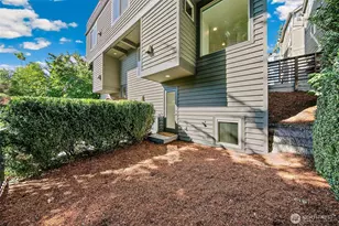 1512 Taylor Ave N, Seattle, WA 98109 - Photo 26