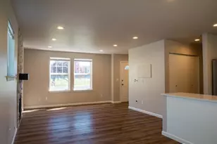 111 Alder St, Everett, WA 98203 - Photo 4