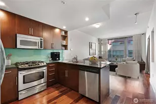 910 Lenora St, Seattle, WA 98121 - Photo 2