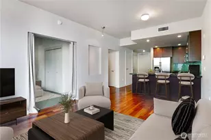 910 Lenora St, Seattle, WA 98121 - Photo 8