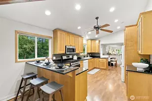 19926 40th Pl NE, Lake Forest Park, WA 98155 - Photo 12