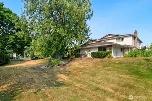 4512 216th St SW, Mountlake Terrace, WA 98043 - Photo 2