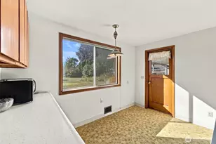 324 18th St NW, Puyallup, WA 98371 - Photo 8