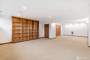 9600 Hilltop Rd, Bellevue, WA 98004 - Photo 28