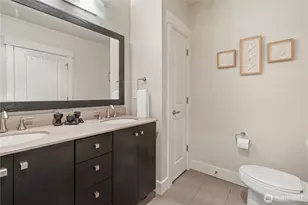 699 John St, Seattle, WA 98109 - Photo 10