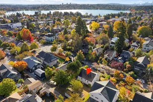 742 N 77th St, Seattle, WA 98103 - Photo 2