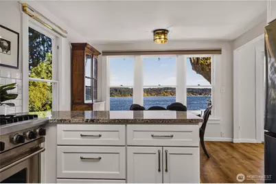 1231 Maplewood Beach Dr, Gig Harbor, WA 98332 - Photo 10