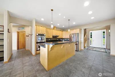 966 Lookout Road, Castle Rock, WA 98611 - Photo 4