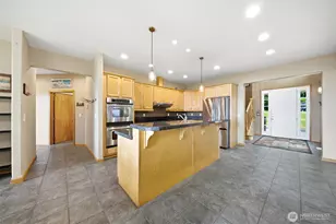 966 Lookout Rd, Castle Rock, WA 98611 - Photo 4