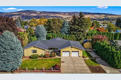 2567 Lemaister Avenue, Wenatchee, WA 98801 - Photo 2