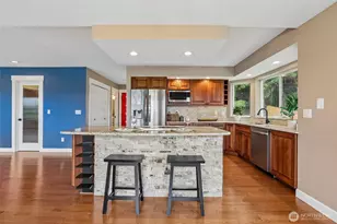 709 22nd St SW, Puyallup, WA 98371 - Photo 10