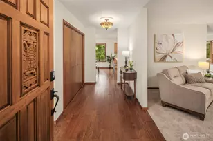 13233 SE 51st Pl, Bellevue, WA 98006 - Photo 4