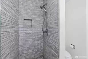 11611 NE 90th St, Kirkland, WA 98033 - Photo 24