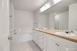 1000 Aurora Ave N, Seattle, WA 98109 - Photo 14