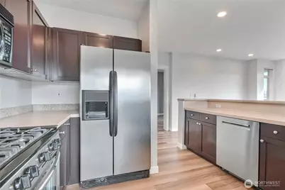 1000 Aurora Avenue N #509, Seattle, WA 98109 - Photo 10