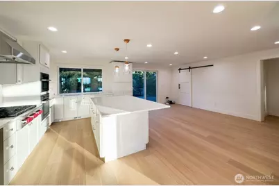 14000 Somerset Blvd SE, Bellevue, WA 98006 - Photo 16