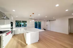 14000 Somerset Blvd SE, Bellevue, WA 98006 - Photo 16