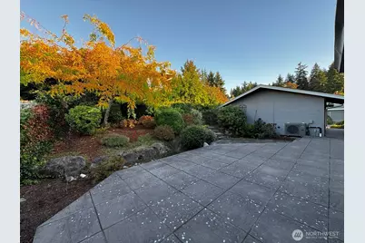 14000 Somerset Blvd SE, Bellevue, WA 98006 - Photo 36