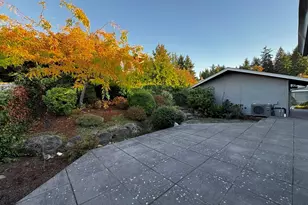 14000 Somerset Blvd SE, Bellevue, WA 98006 - Photo 36