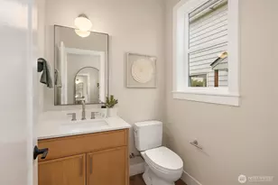 3020 38th Ave W, Seattle, WA 98199 - Photo 14