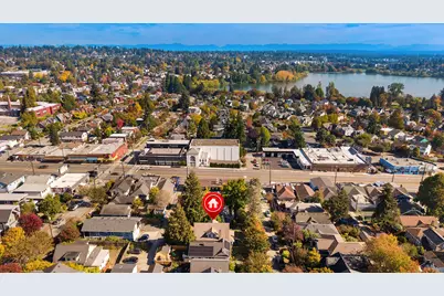 940 N 76th Street, Seattle, WA 98103 - Photo 4