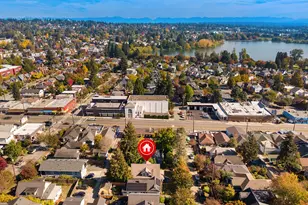 940 N 76th St, Seattle, WA 98103 - Photo 4
