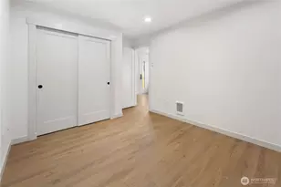 2652 B NW 95th St, Seattle, WA 98117 - Photo 12
