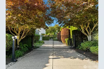 9040 NE 14th Street, Clyde Hill, WA 98004 - Photo 6