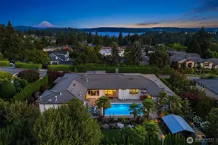9040 NE 14th St, Clyde Hill, WA 98004 - Photo 2