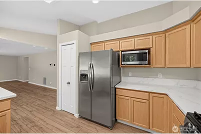 225 Brittany Street, Mount Vernon, WA 98274 - Photo 14